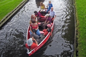 zwemvest verplicht in boot huurboten zwaantje giethoorn botenverhuur zwemvest verplicht in boot huurboten zwaantje giethoorn botenverhuur